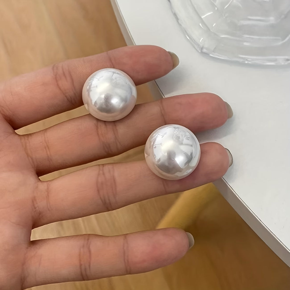 Le Statement Perle Puces d'Oreilles